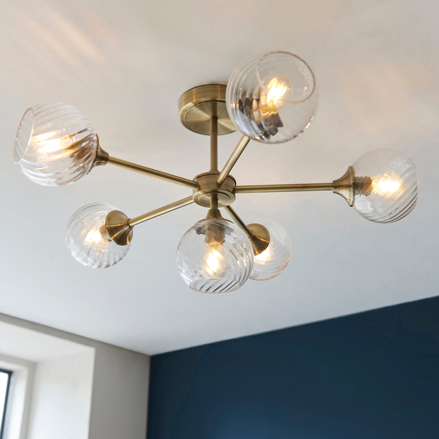 TwistLume | Semi-inbouwplafondlamp met 6 lampen en gedraaid glas