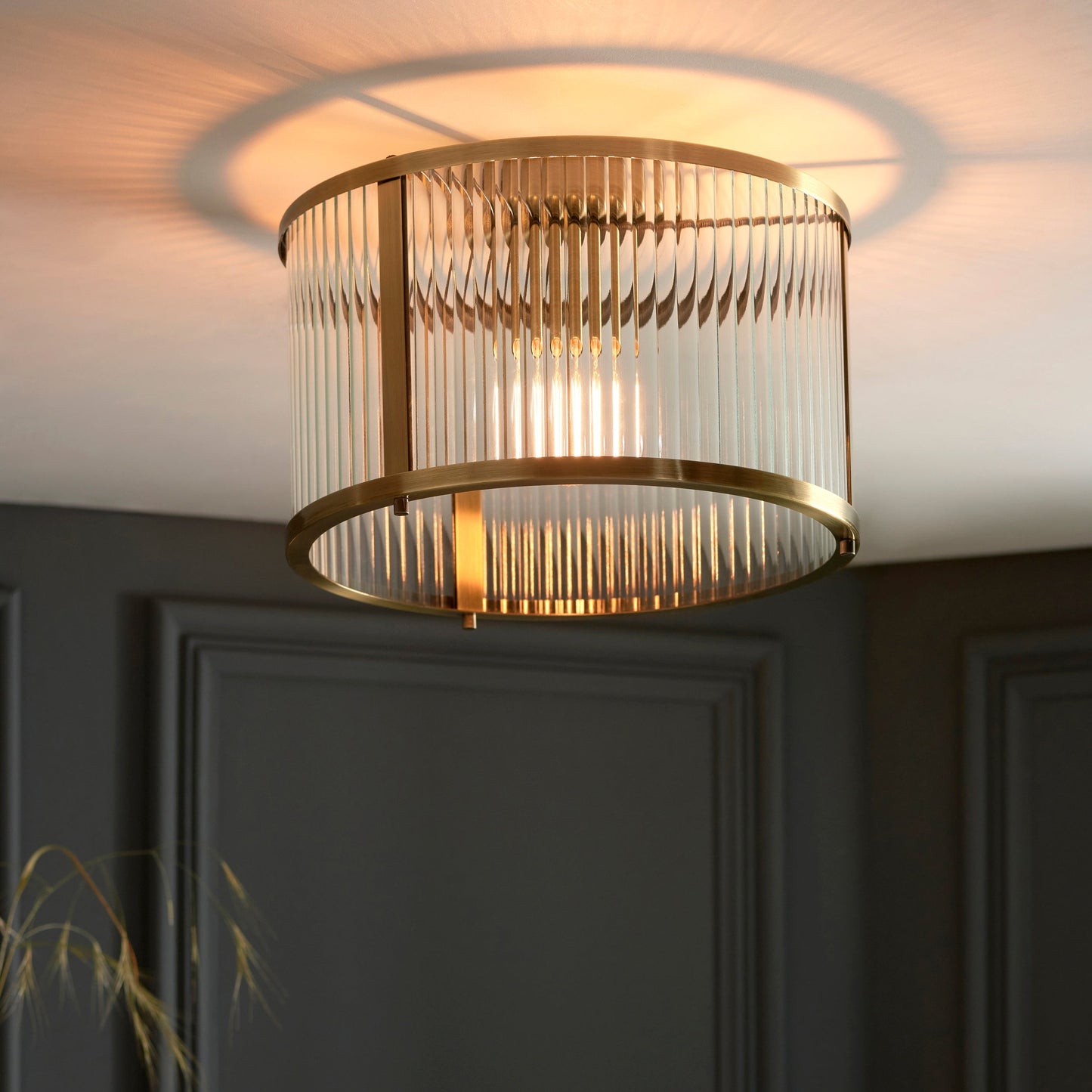 BrassGlow | Elegante plafondlamp in antiek messing
