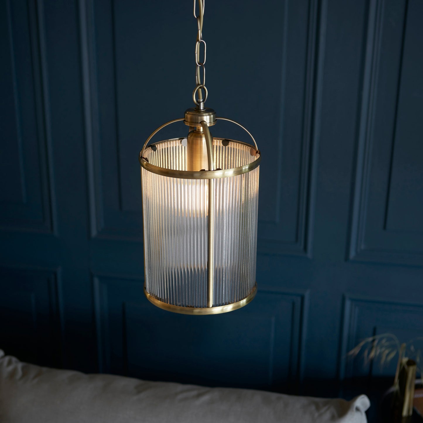 Ribelle | Hanglamp van gestreept glas en antiek messing