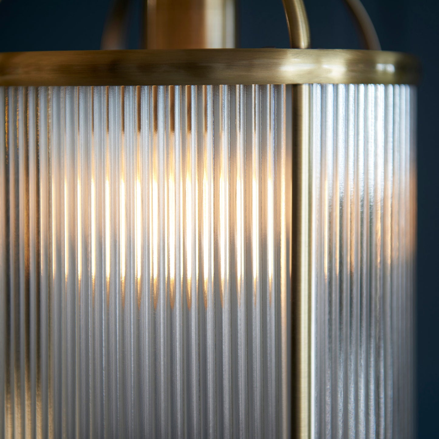 Ribelle | Hanglamp van gestreept glas en antiek messing