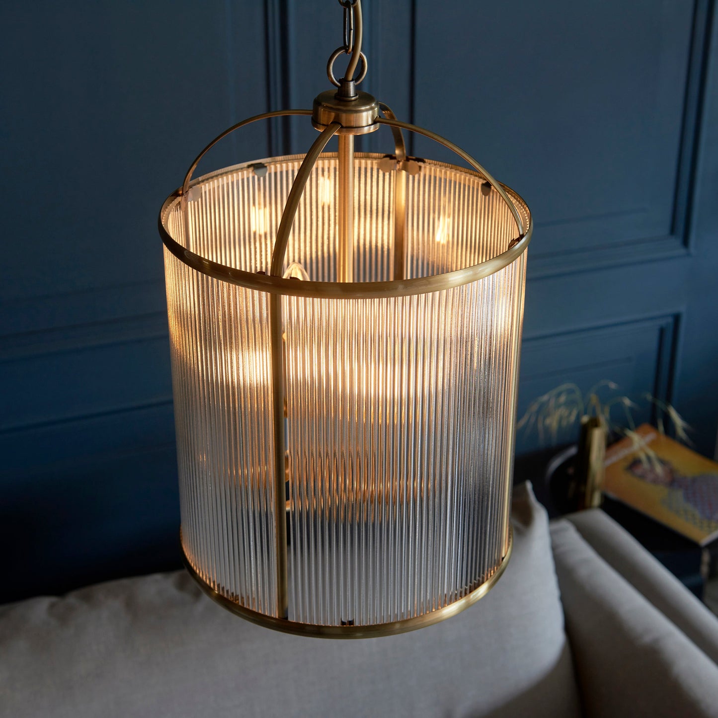 Ribelle | Hanglamp van gestreept glas en antiek messing