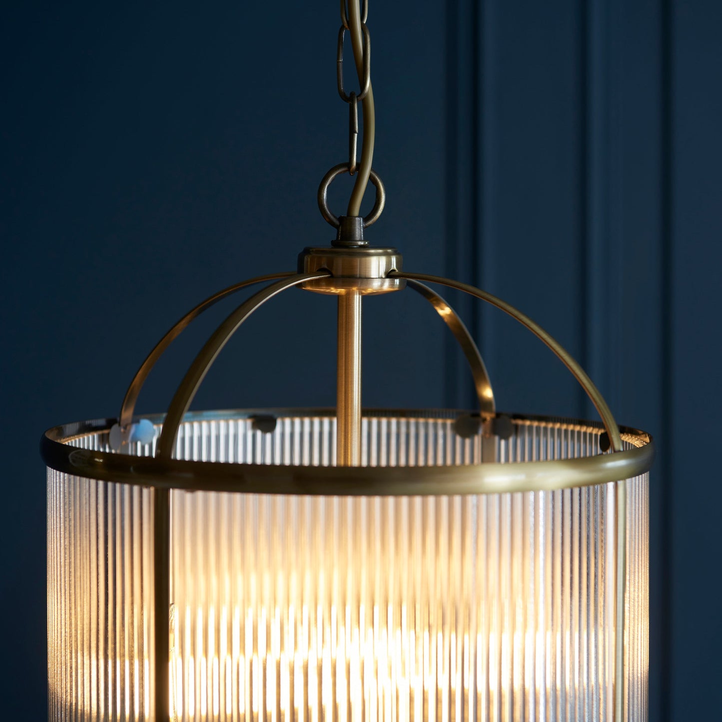 Ribelle | Hanglamp van gestreept glas en antiek messing