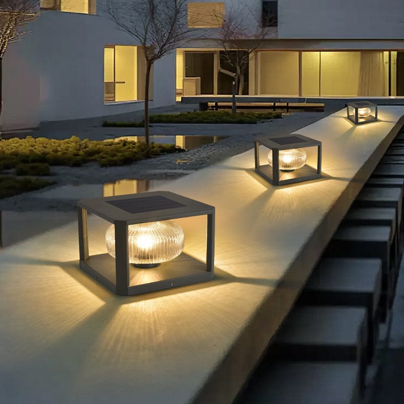 SolMetal – Elegante Buiten Zonne-energie Lamp