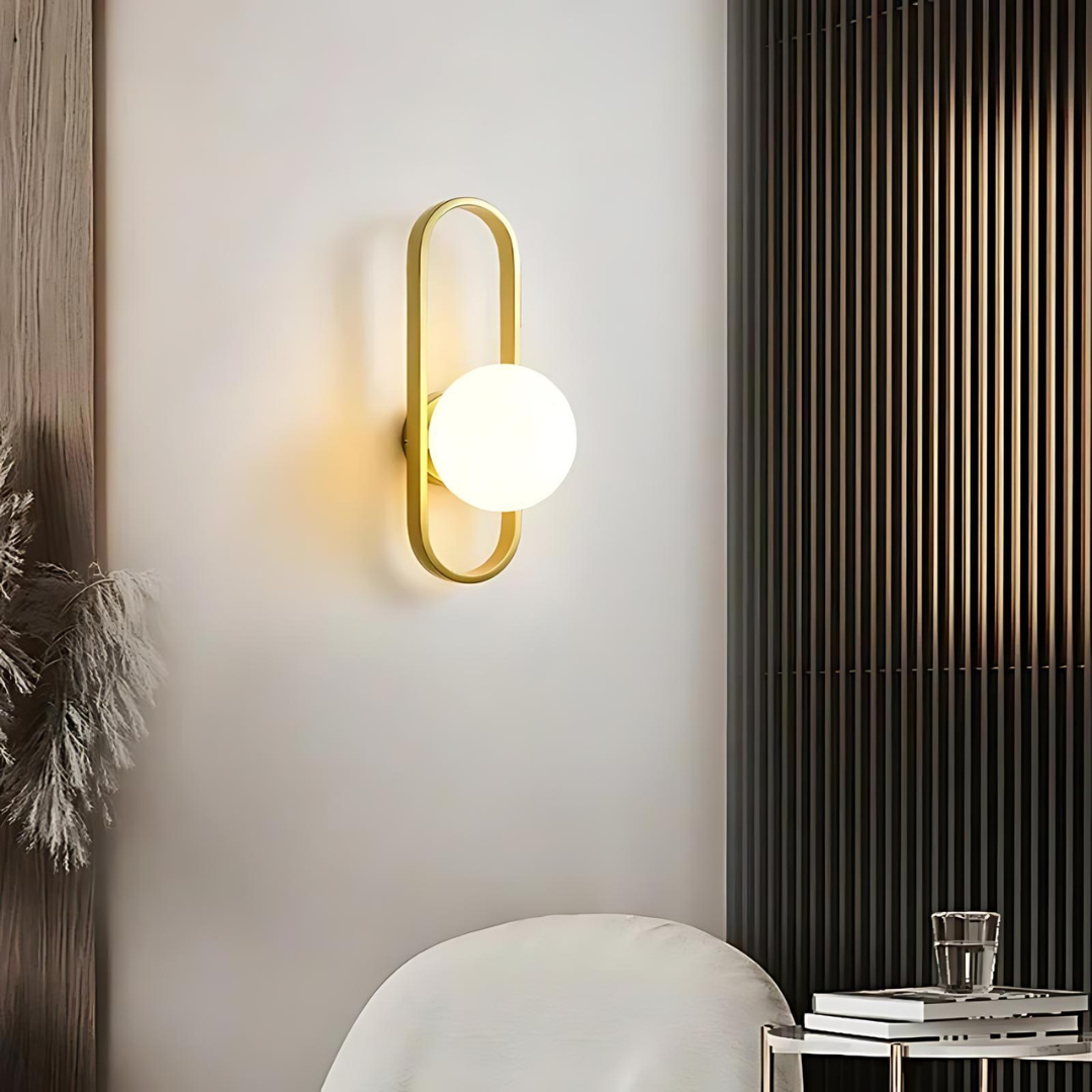 CamilleChic – Collectie van metalen en matglazen wandlampen