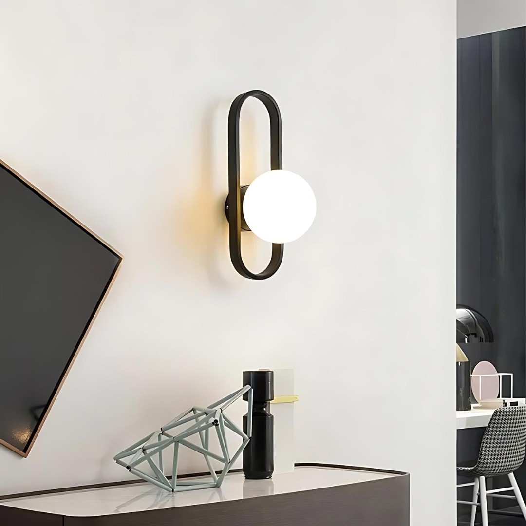 CamilleChic – Collectie van metalen en matglazen wandlampen