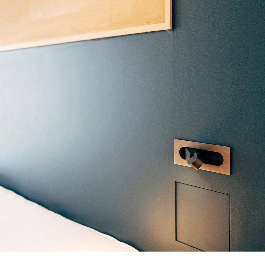 NoctiLuxe – Moderne LED Bedlampje voor Lezen