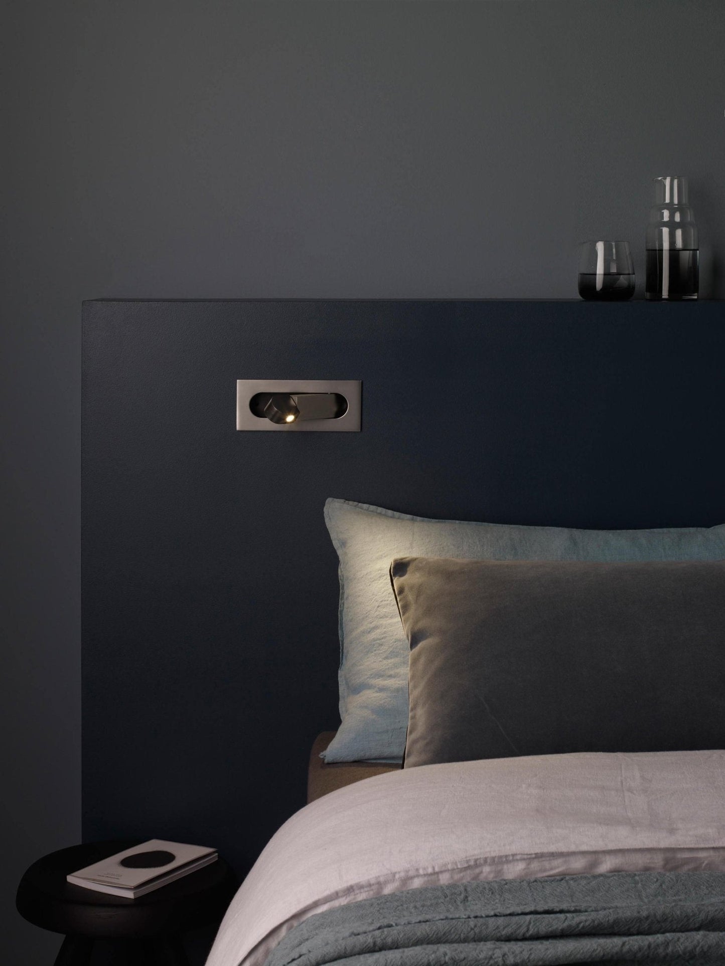 NoctiLuxe – Moderne LED Bedlampje voor Lezen