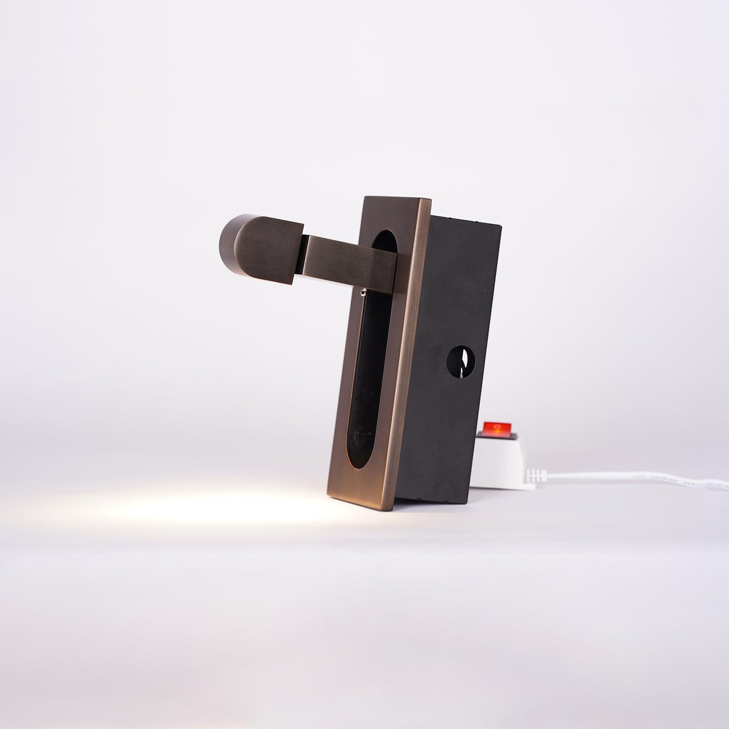 NoctiLuxe – Moderne LED Bedlampje voor Lezen