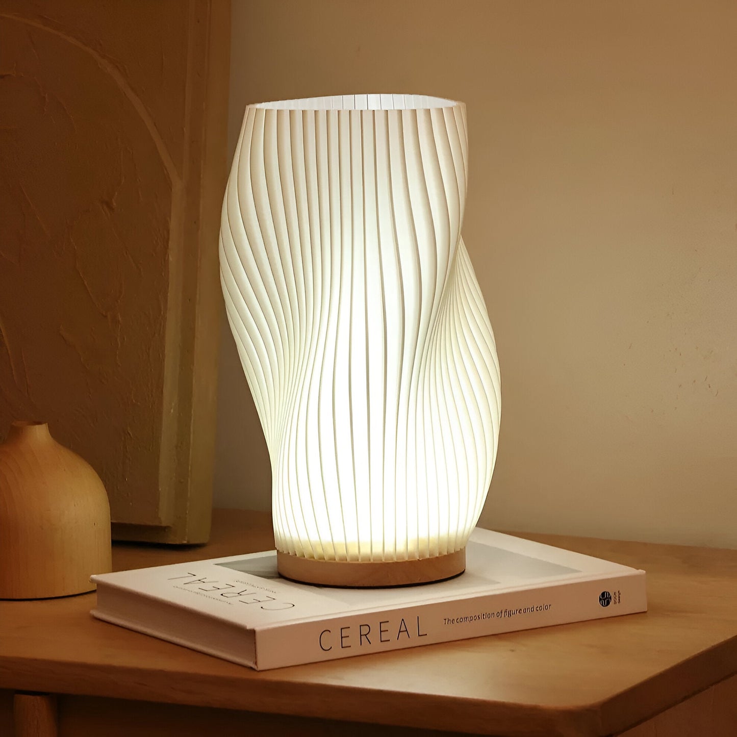 ÉclatVague – Moderne 3D-golflamp met elegant metalen voet