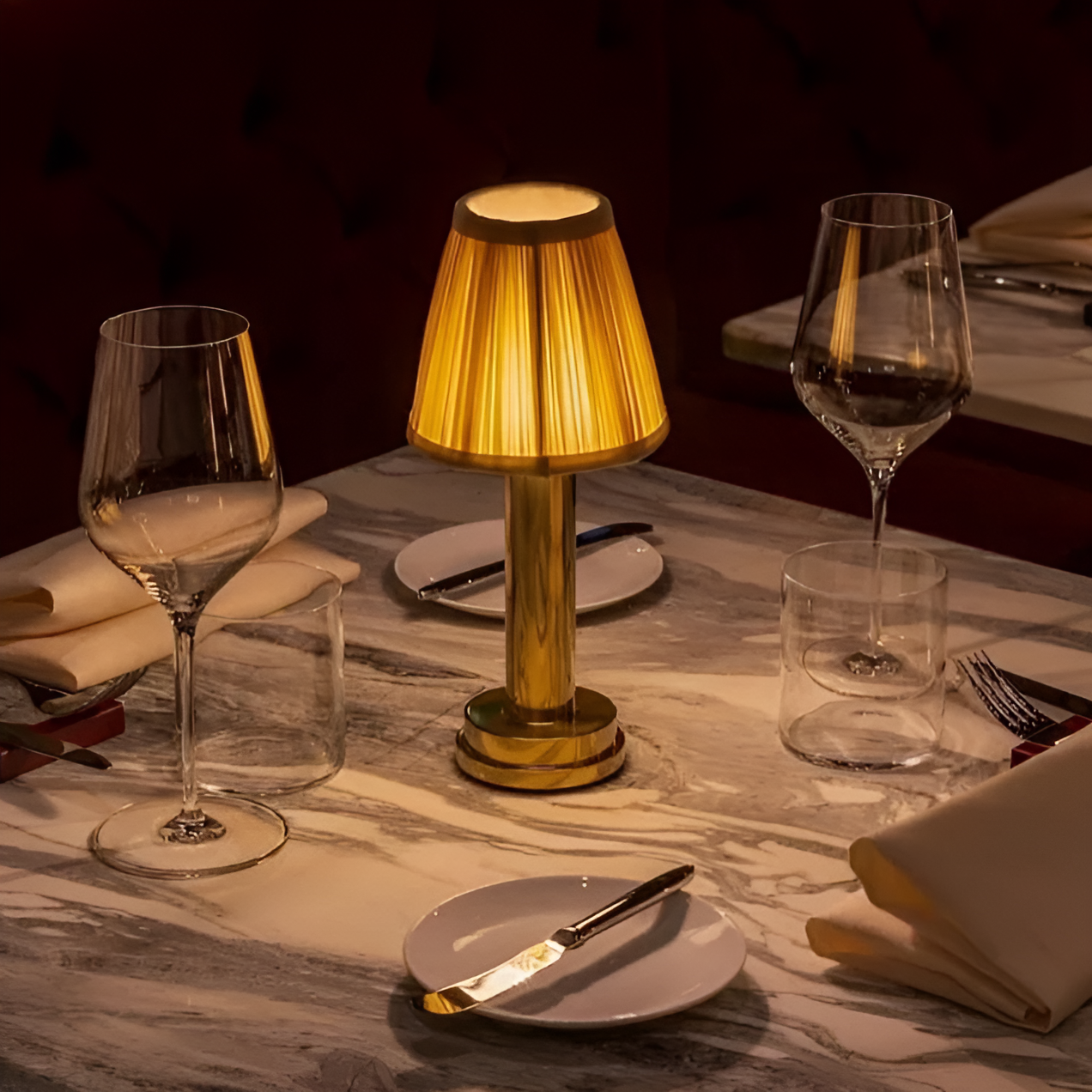 Vintage Flare – Lampe de Table en Aluminium avec Abat-Jour en Tissu