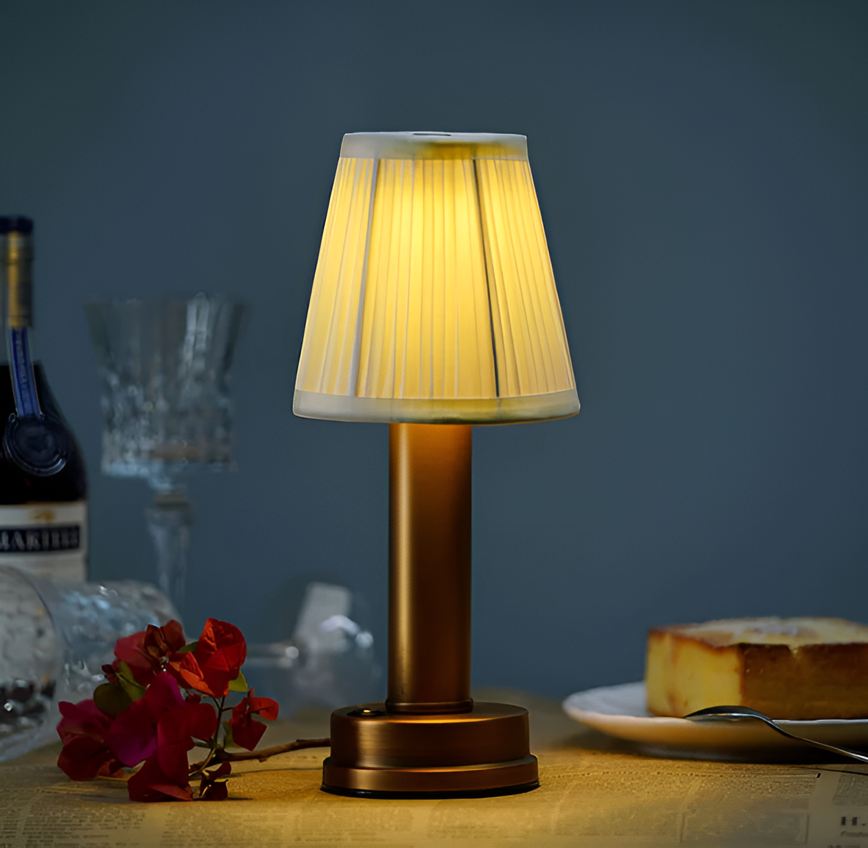 Vintage Flare – Lampe de Table en Aluminium avec Abat-Jour en Tissu