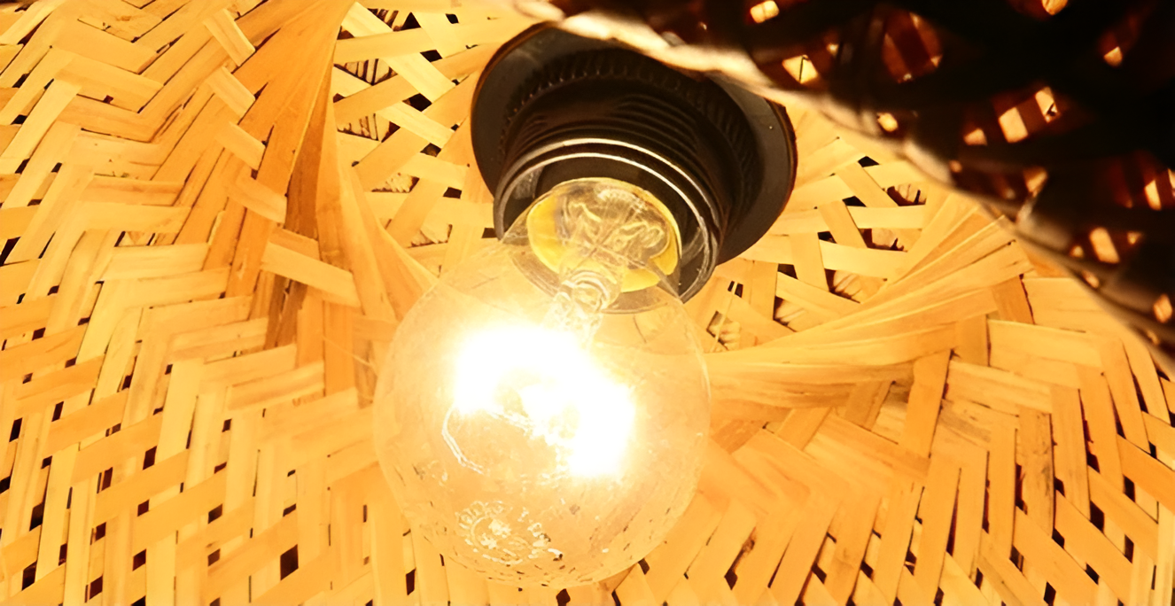 Dômea | Handgevlochten rotan en bamboe hanglamp Dôme