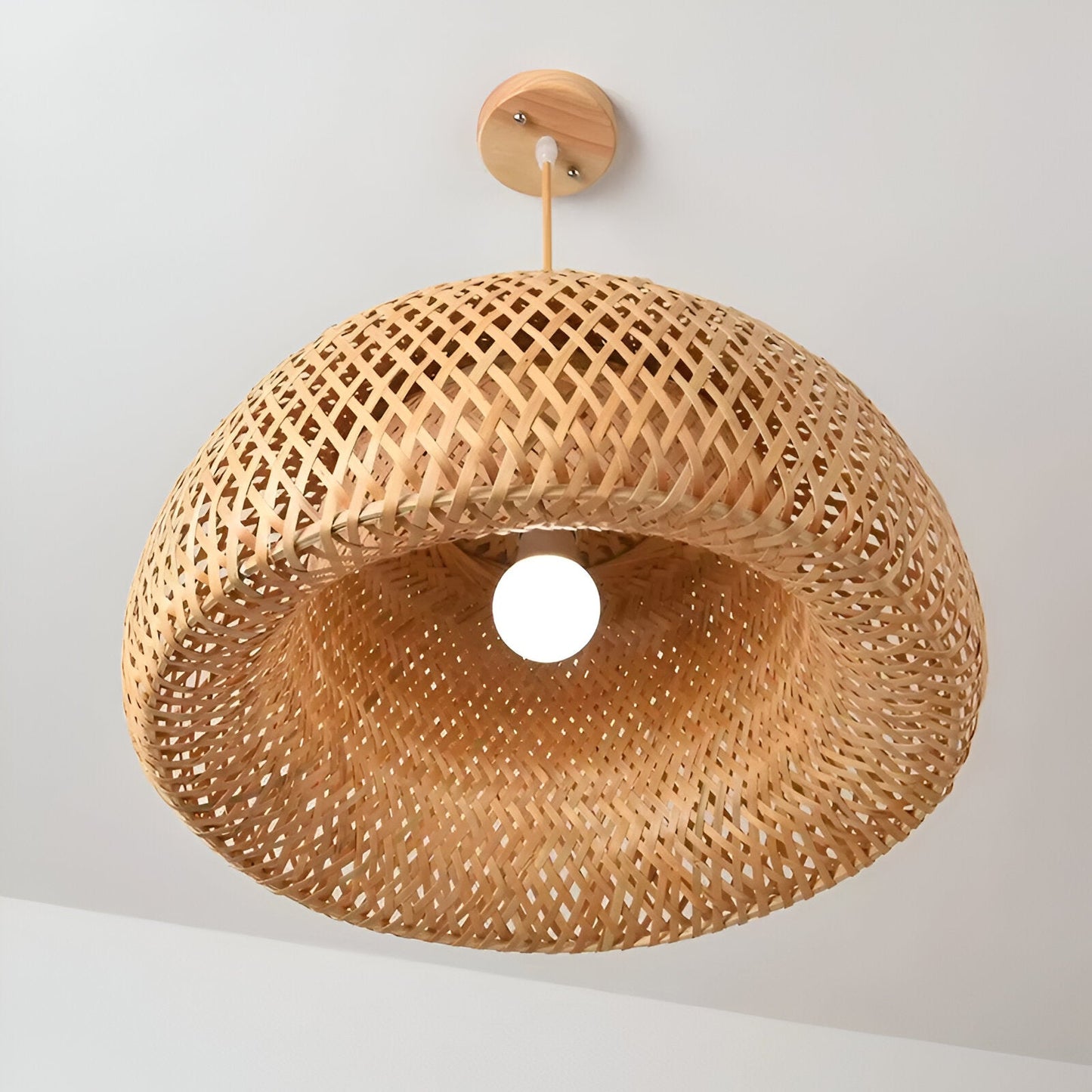 Dômea | Handgevlochten rotan en bamboe hanglamp Dôme