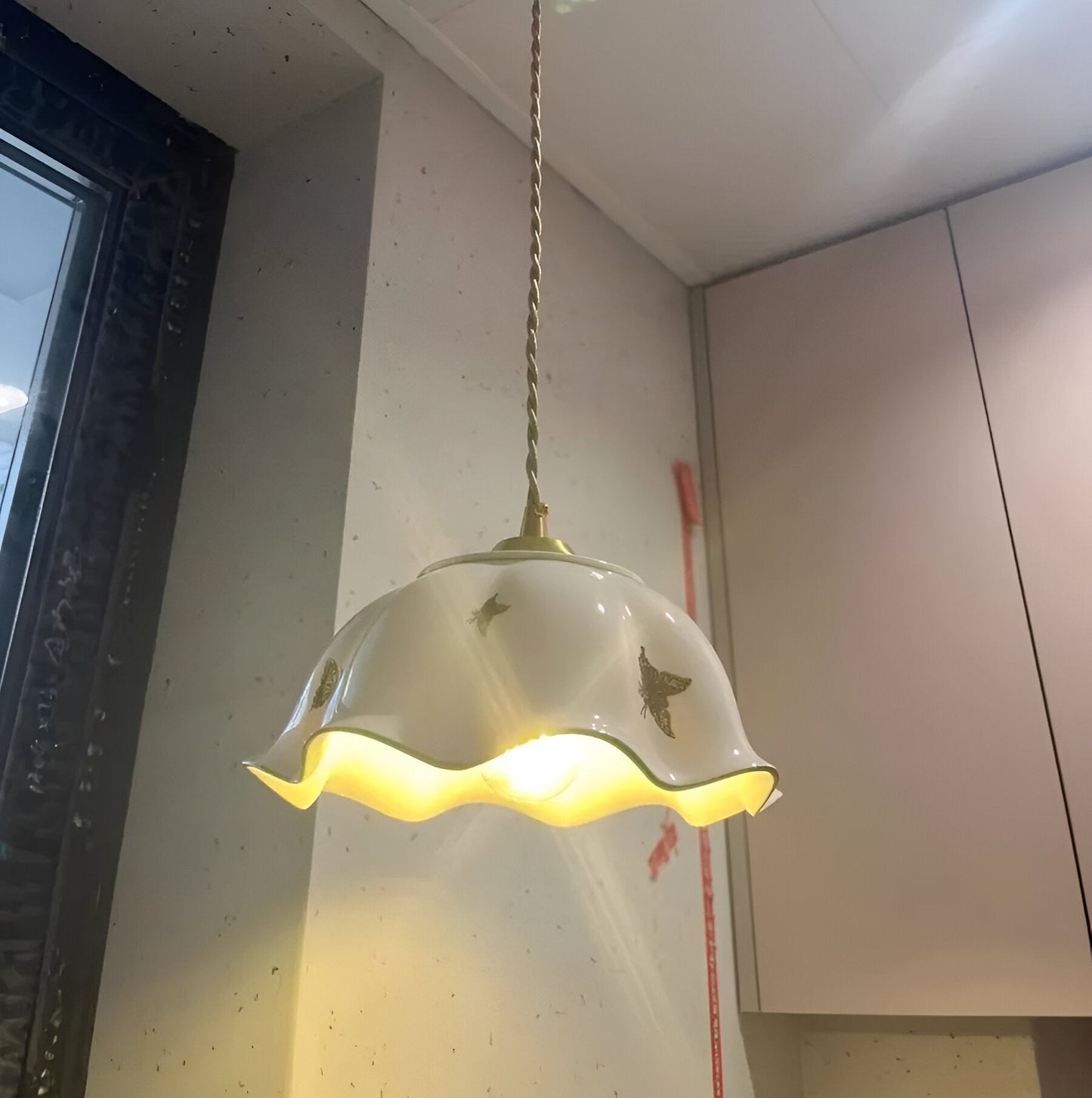 Papillona | Keramische hanglamp met gesculpteerde vlinder – Zacht LED-licht