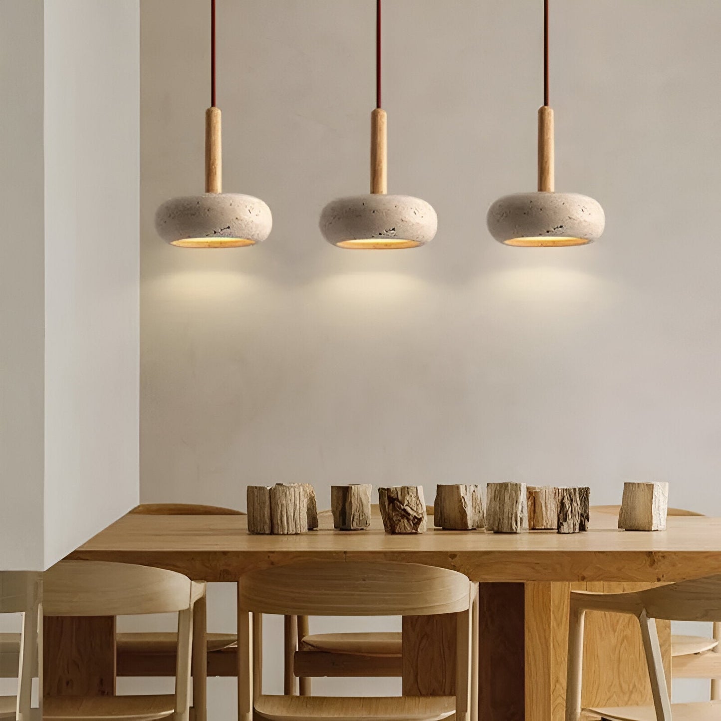LumiMarm – Ronde hanglamp van travertin en hout