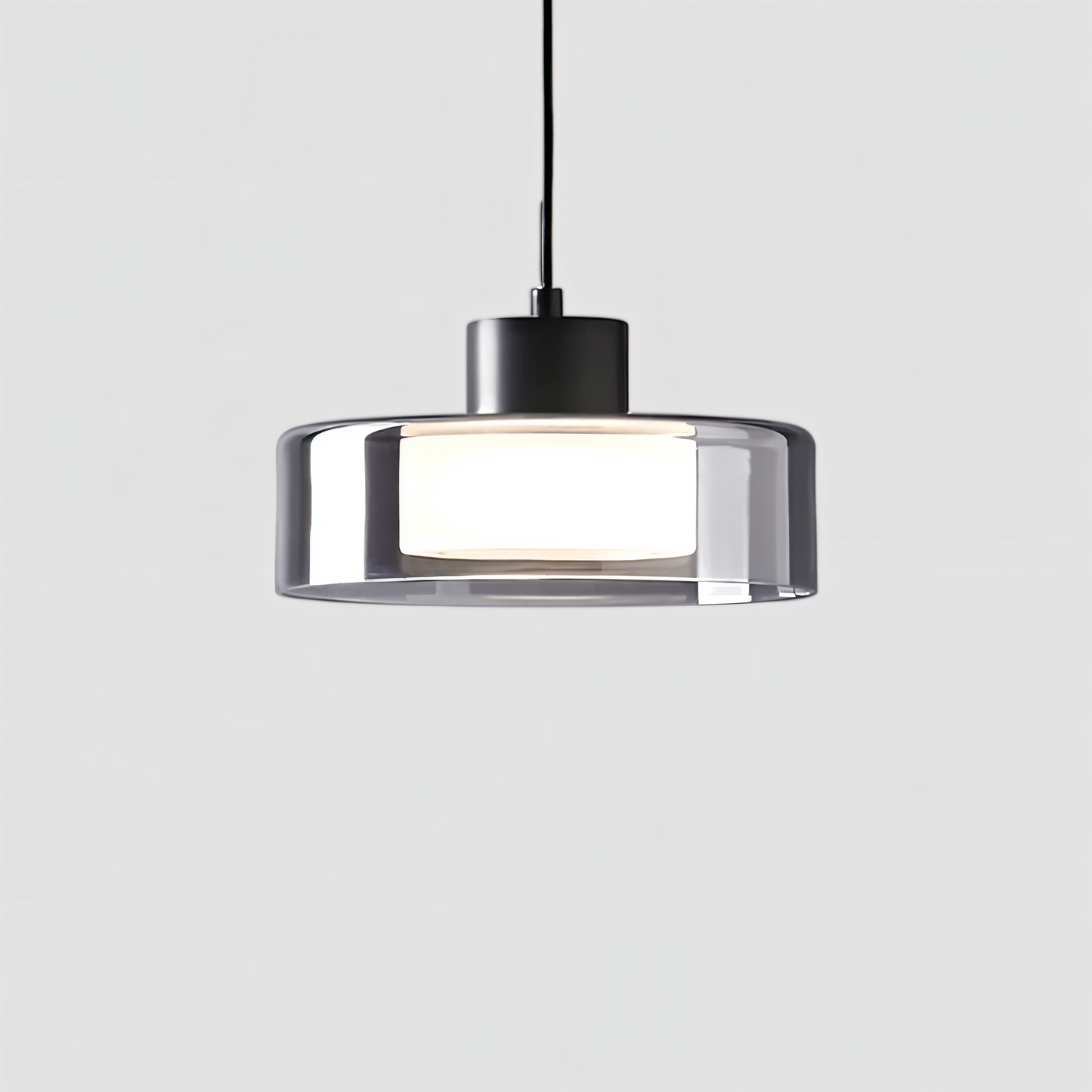 Fumelia | Ophanging en Circulair Getint Glas – Modern en Minimalistisch Ontwerp