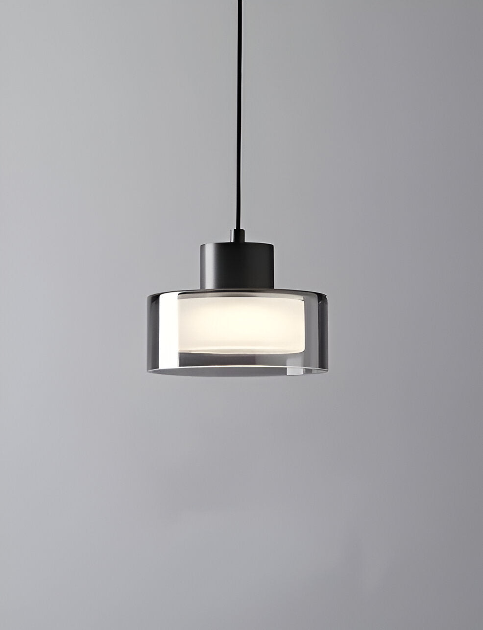Fumelia | Ophanging en Circulair Getint Glas – Modern en Minimalistisch Ontwerp