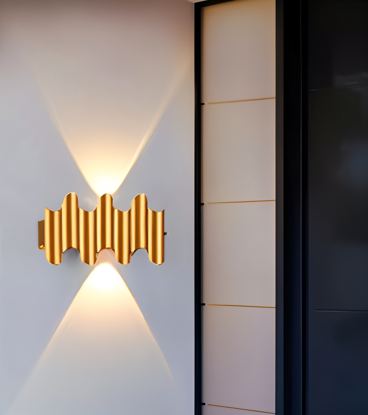 GlamAurora – Wandlamp Up-Down in Zwarte & Gouden afwerking