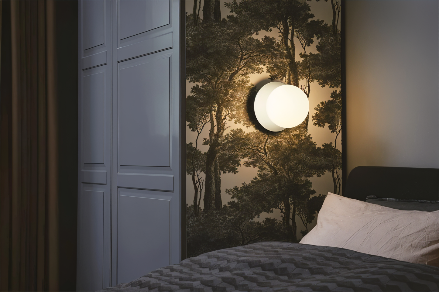 Lustrava | LED-plafondlamp met matte en heldere kristallen bol