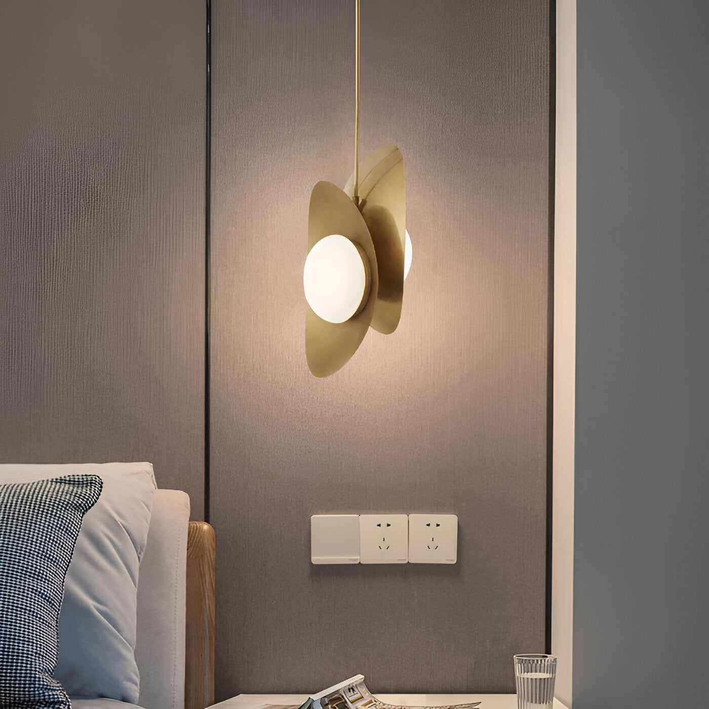 Perlaure | Hanglamp van Geslepen Glas en Verguld Metaal – Luxe Glans