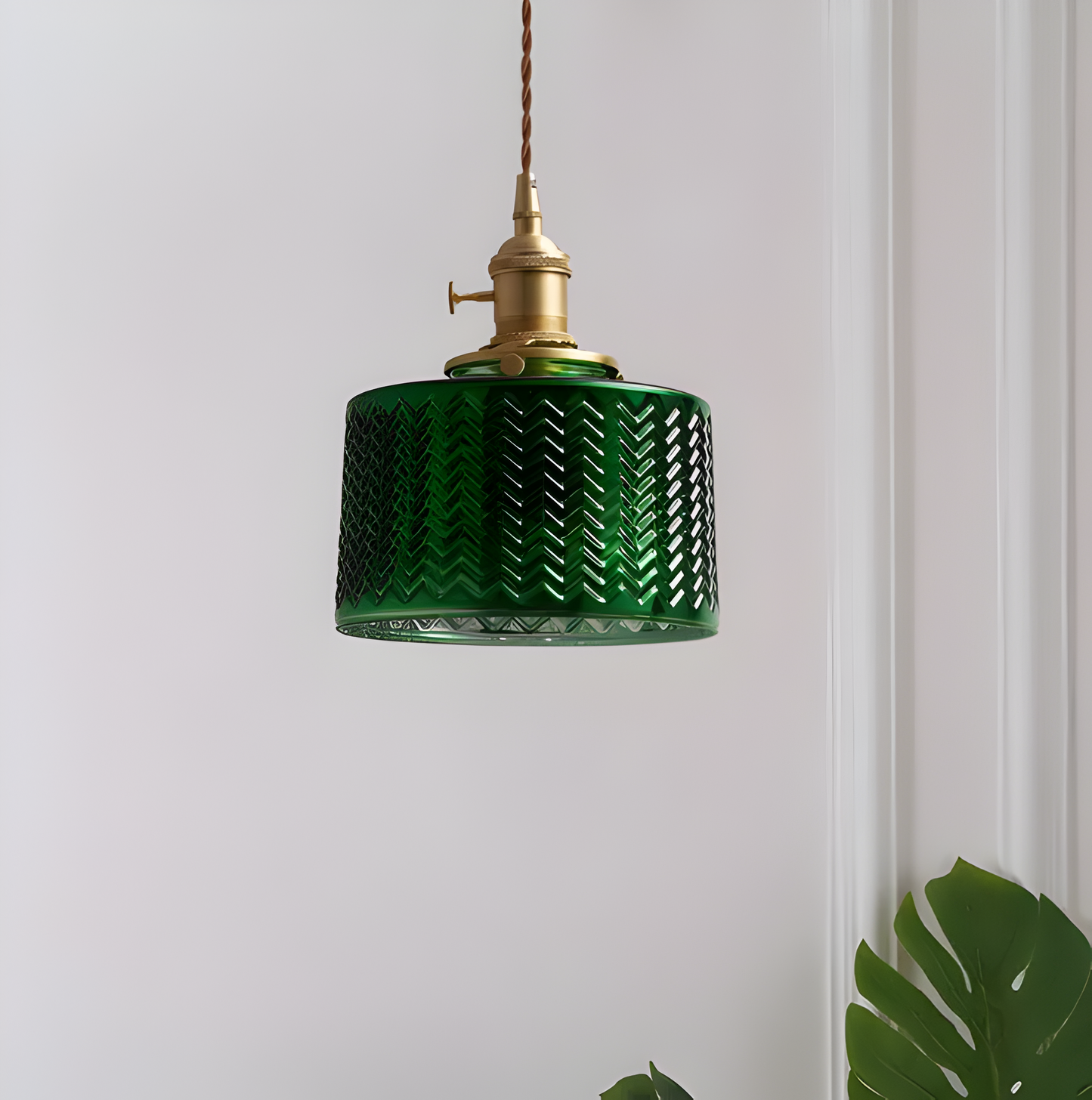 Verdalux | Hanglamp in Groen Geribbeld Glas – Geometrische Noordse Elegantiek