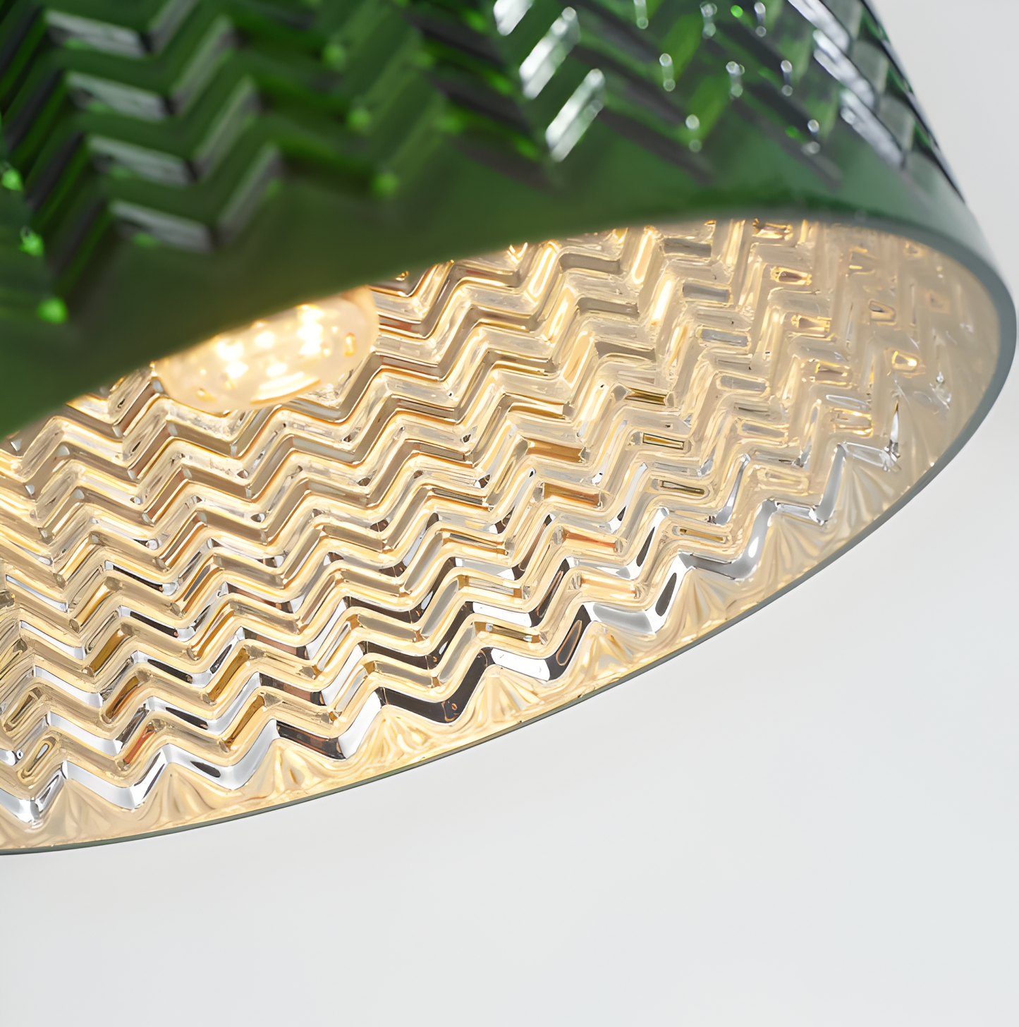 Verdalux | Hanglamp in Groen Geribbeld Glas – Geometrische Noordse Elegantiek