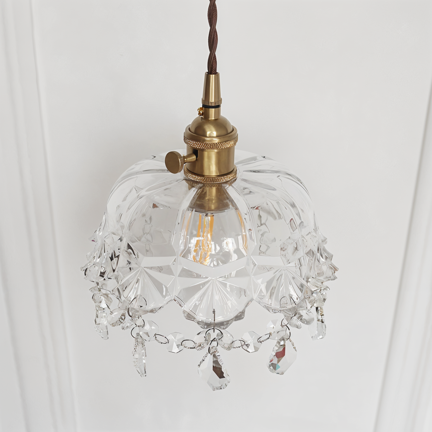ClariBell | Suspension Vintage en Verre Cristallin & Laiton – Élégance Classique