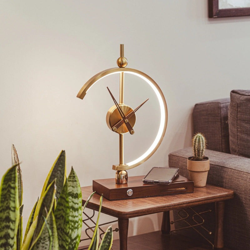 LuminaClock – LED Kloklamp met Draadloze Oplader