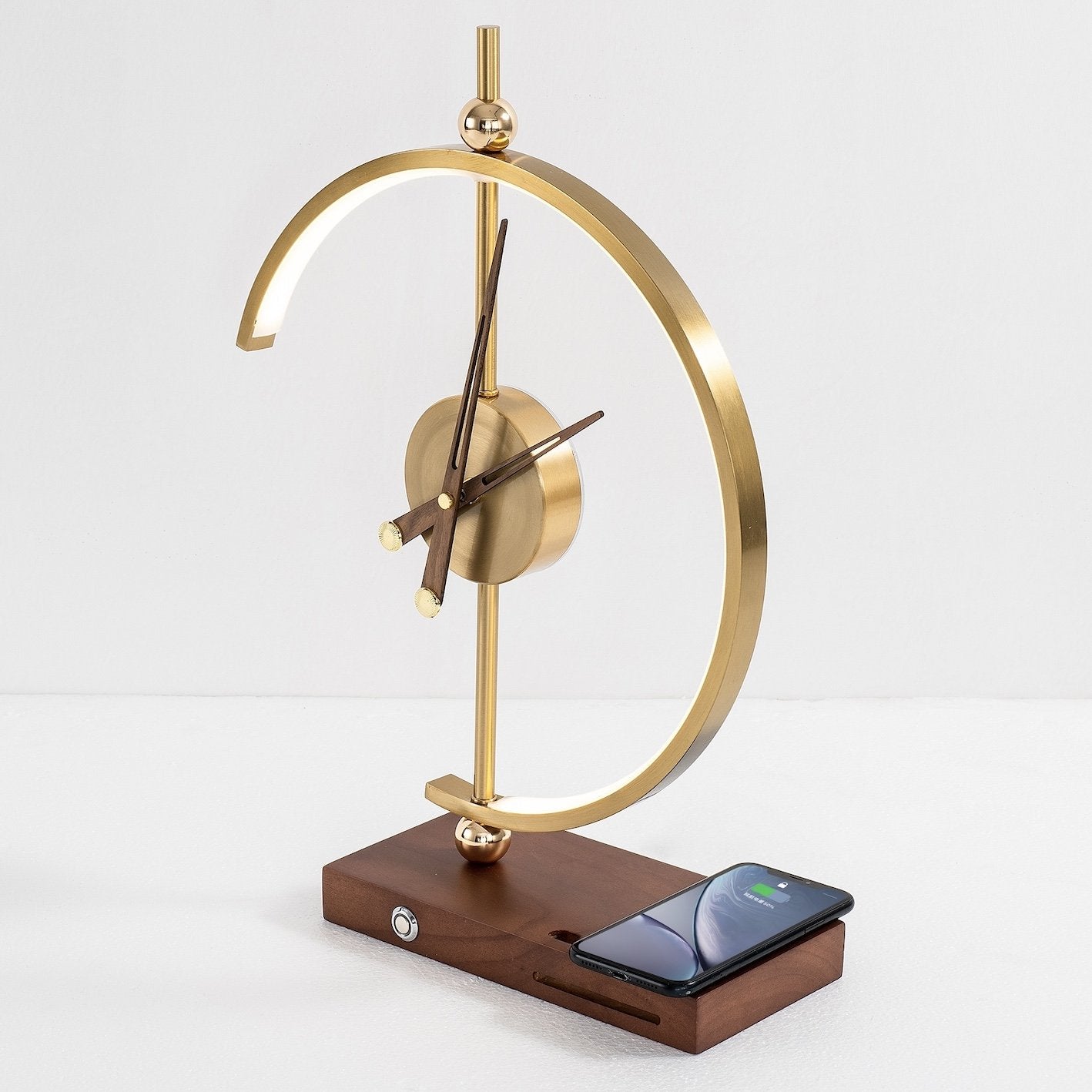 LuminaClock – LED Kloklamp met Draadloze Oplader