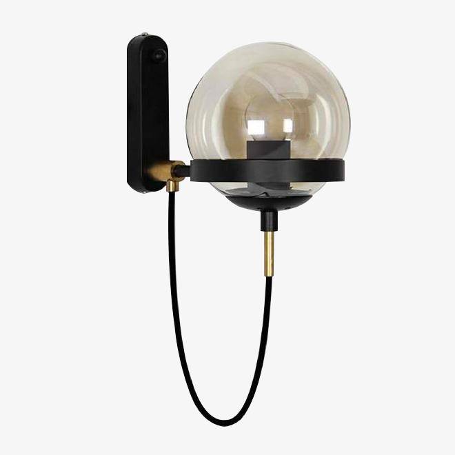 VerreMetal – LED wandlamp van metaal met glazen bol