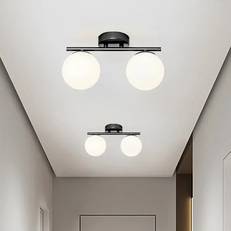 WhiteAura | LED-plafondlamp in wit glas en gouden details