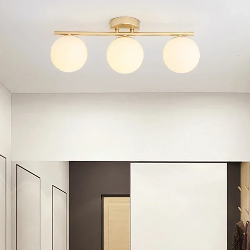 WhiteAura | LED-plafondlamp in wit glas en gouden details
