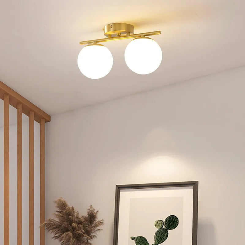 WhiteAura | LED-plafondlamp in wit glas en gouden details