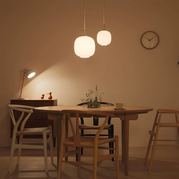 PureSphere | Suspension Minimaliste en Verre Opale