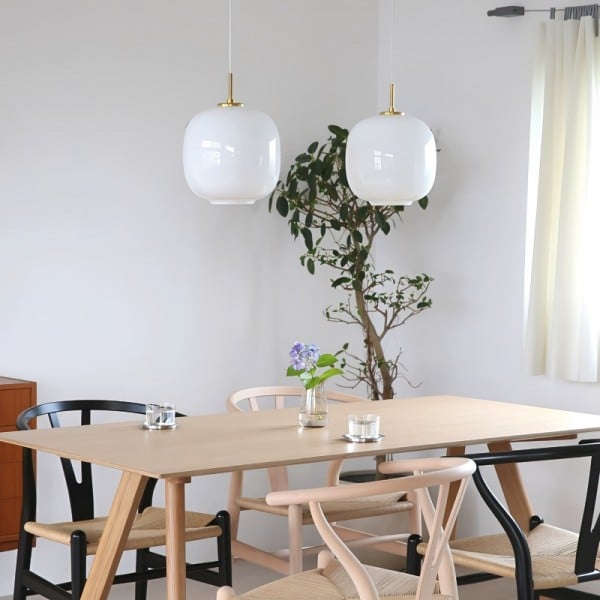 PureSphere | Suspension Minimaliste en Verre Opale