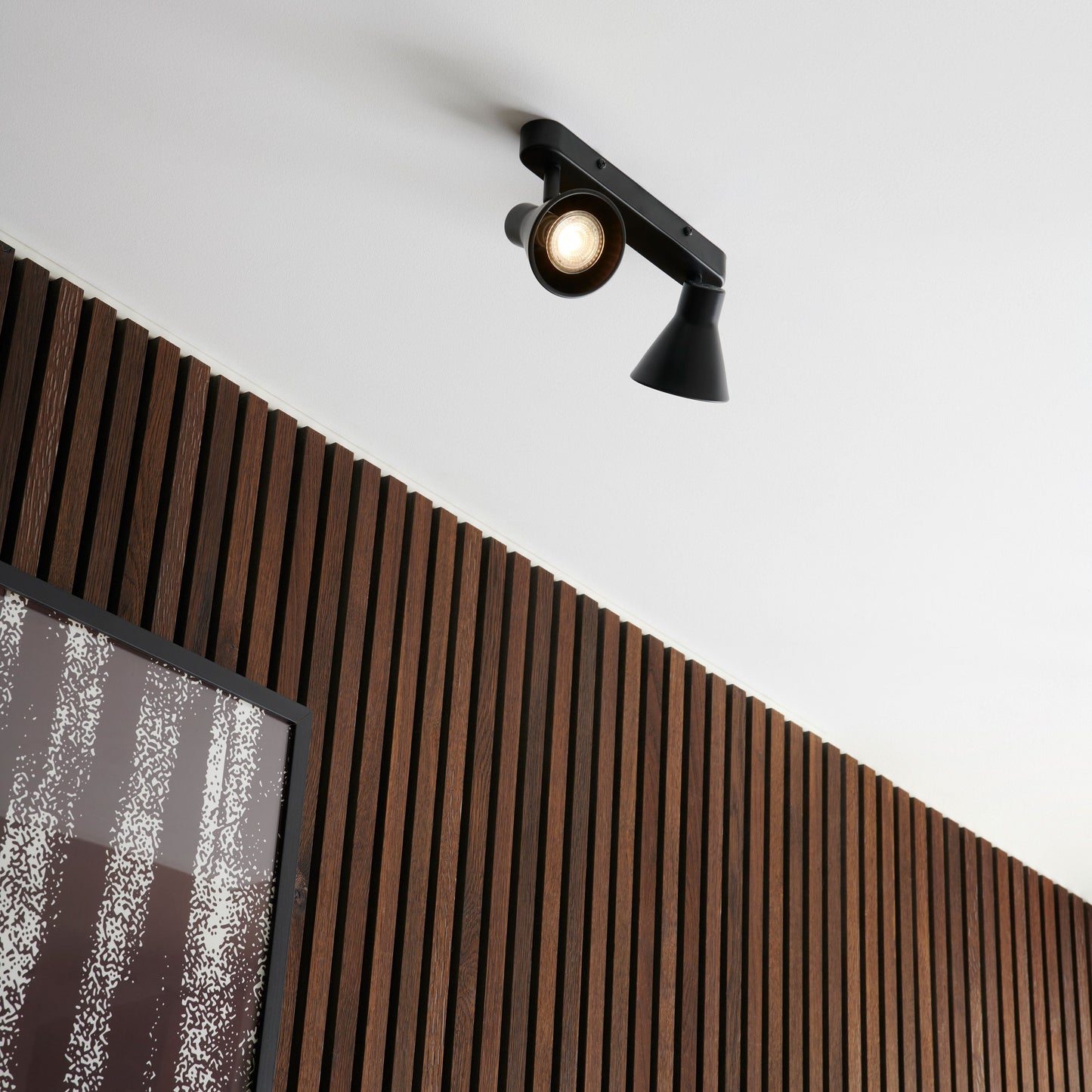 DuoBeam | Draaibare Spotbalk met 2 Lampen