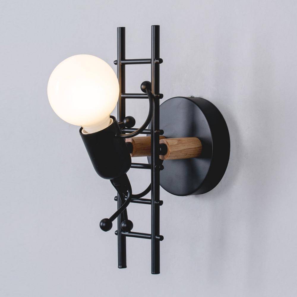 Escal'Art – Wandlamp van metaal en hout met decoratieve figuren voor trap