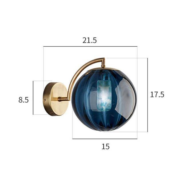 SconeChic – Gouden LED wandlamp met rookglasbol