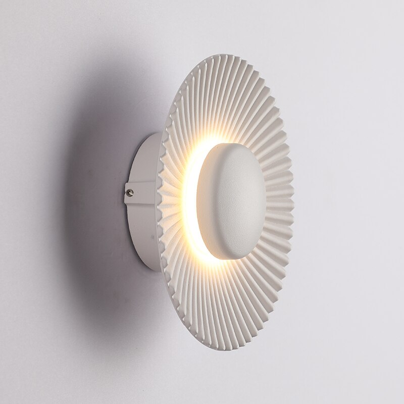 Hasna SunRay – LED wandlamp in de vorm van een metalen zon