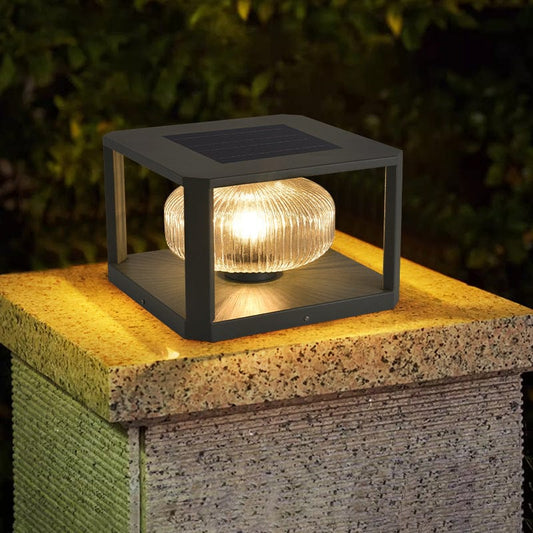 SolMetal – Elegante Buiten Zonne-energie Lamp