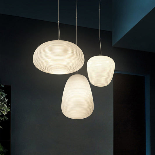VÉRA – Hanglamp van geribbeld glas met modern design