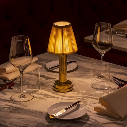Vintage Flare – Lampe de Table en Aluminium avec Abat-Jour en Tissu