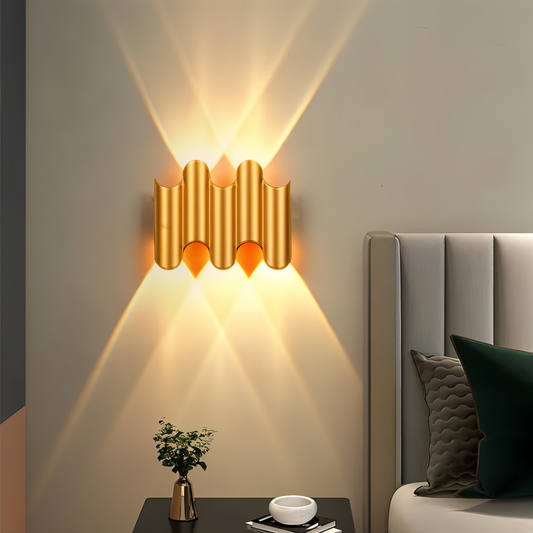 GlamAurora – Wandlamp Up-Down in Zwarte & Gouden afwerking