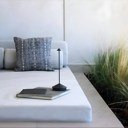 IllumeCone – Draadloze en Waterdichte LED Tafellamp