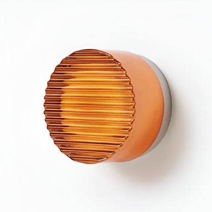 Amberlo | Ronde Wandlamp van Geribbeld Glas – Amber & Wit