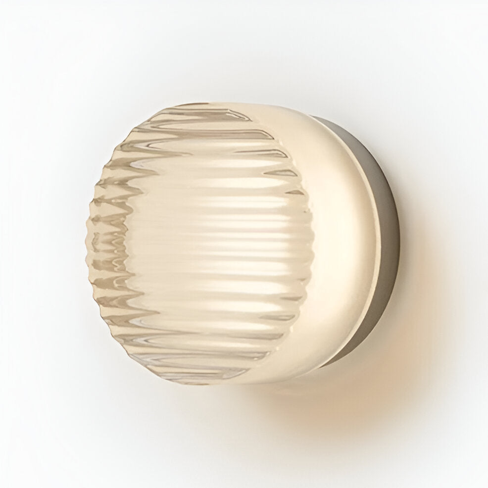 Amberlo | Ronde Wandlamp van Geribbeld Glas – Amber & Wit
