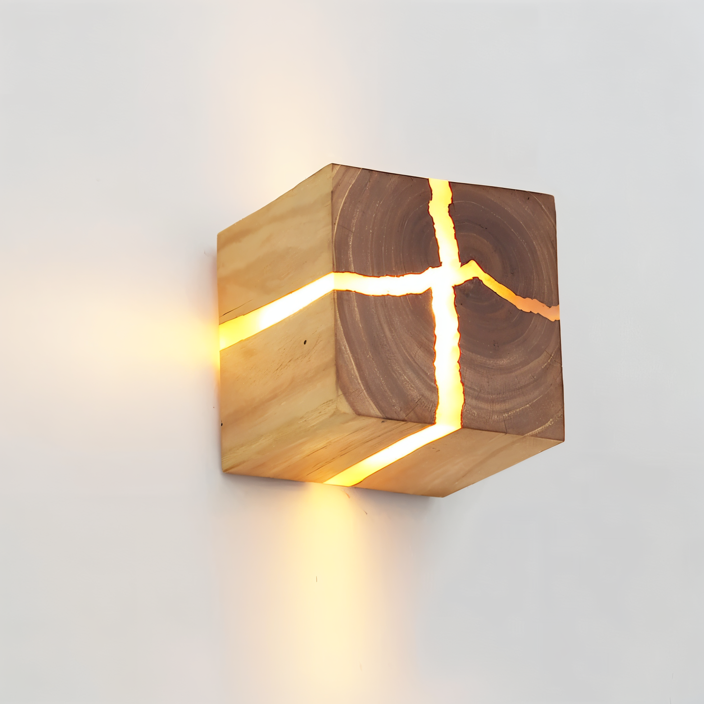 QuadCrackle – Houten wandapplique met artistiek gebarsten ontwerp