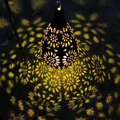 LumiCage – Solcellelampe i metal med udskæringer, vandtæt