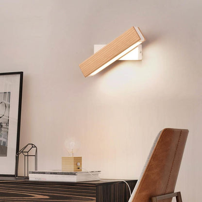 TimberTwist – Draaibare LED Wandlamp van Hout en IJzer