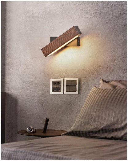 TimberTwist – Draaibare LED Wandlamp van Hout en IJzer